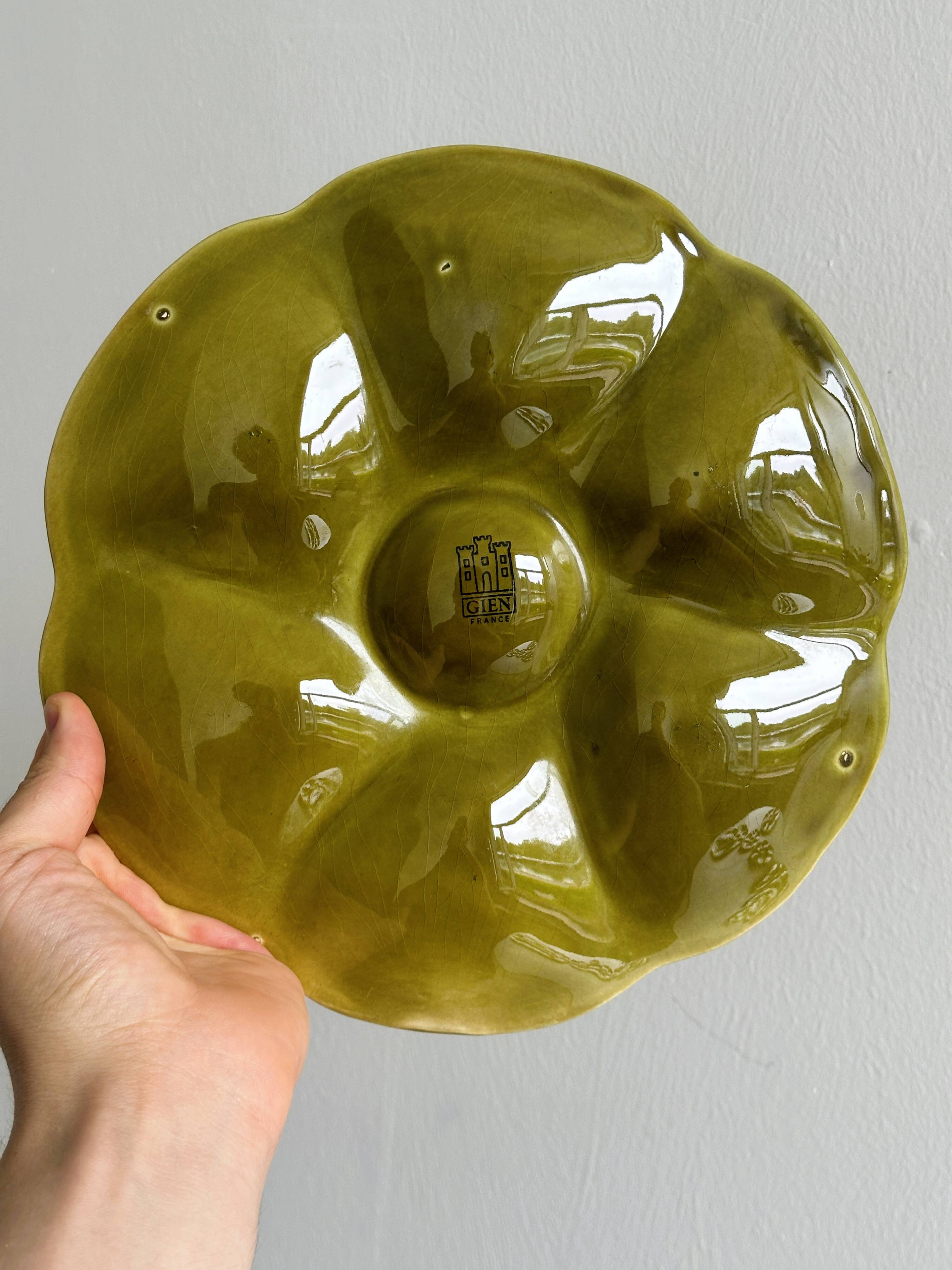 5 shell plates in green enamelled GIEN slip