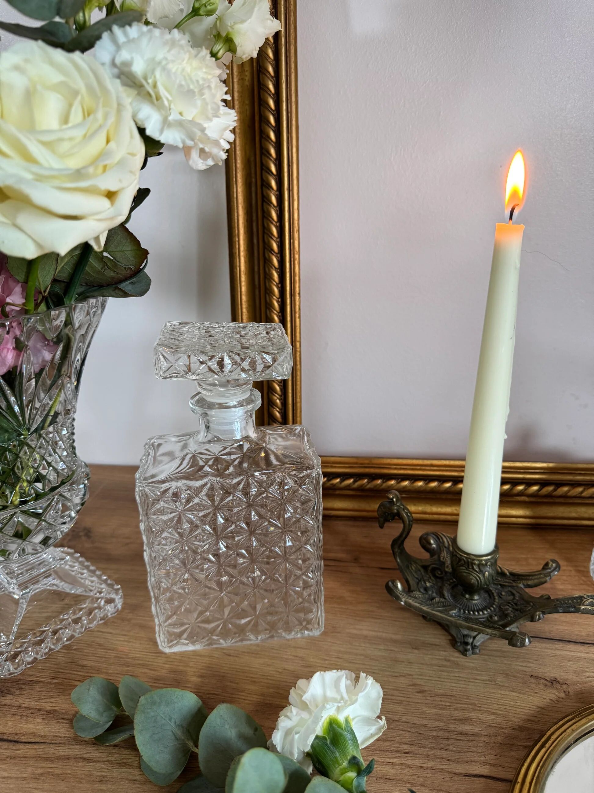 Transparent whisky carafe