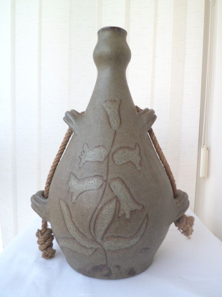 Sandstone jug Pottery of the Grottes Dieulefit