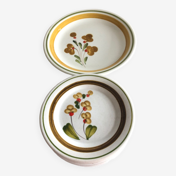A pie dish and 6 dessert plates in Vintage made in Italy