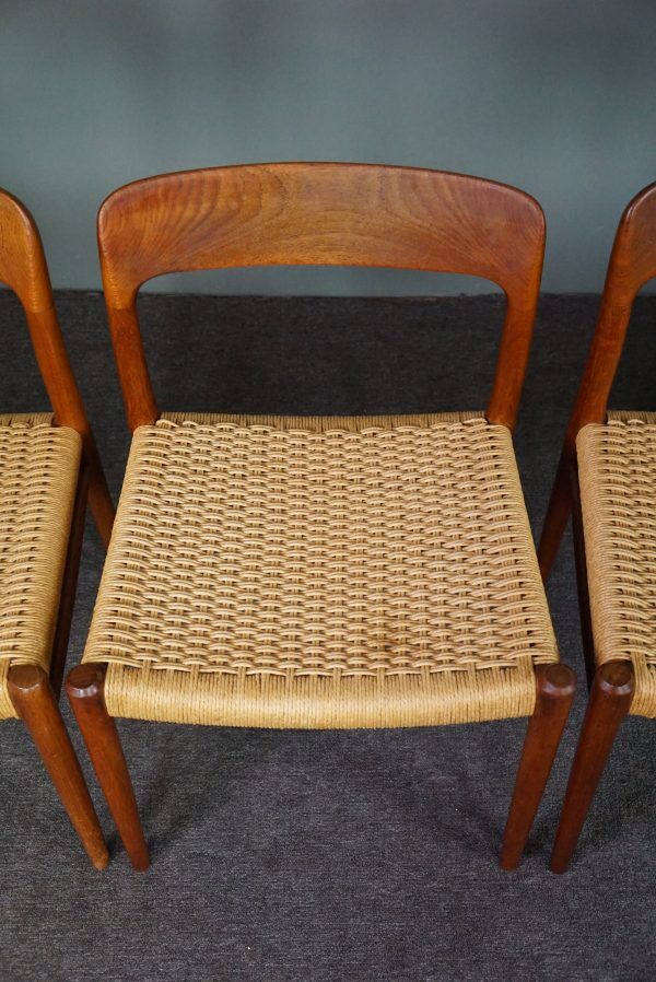 Set of 6 chairs and dining table Niels Otto Møller