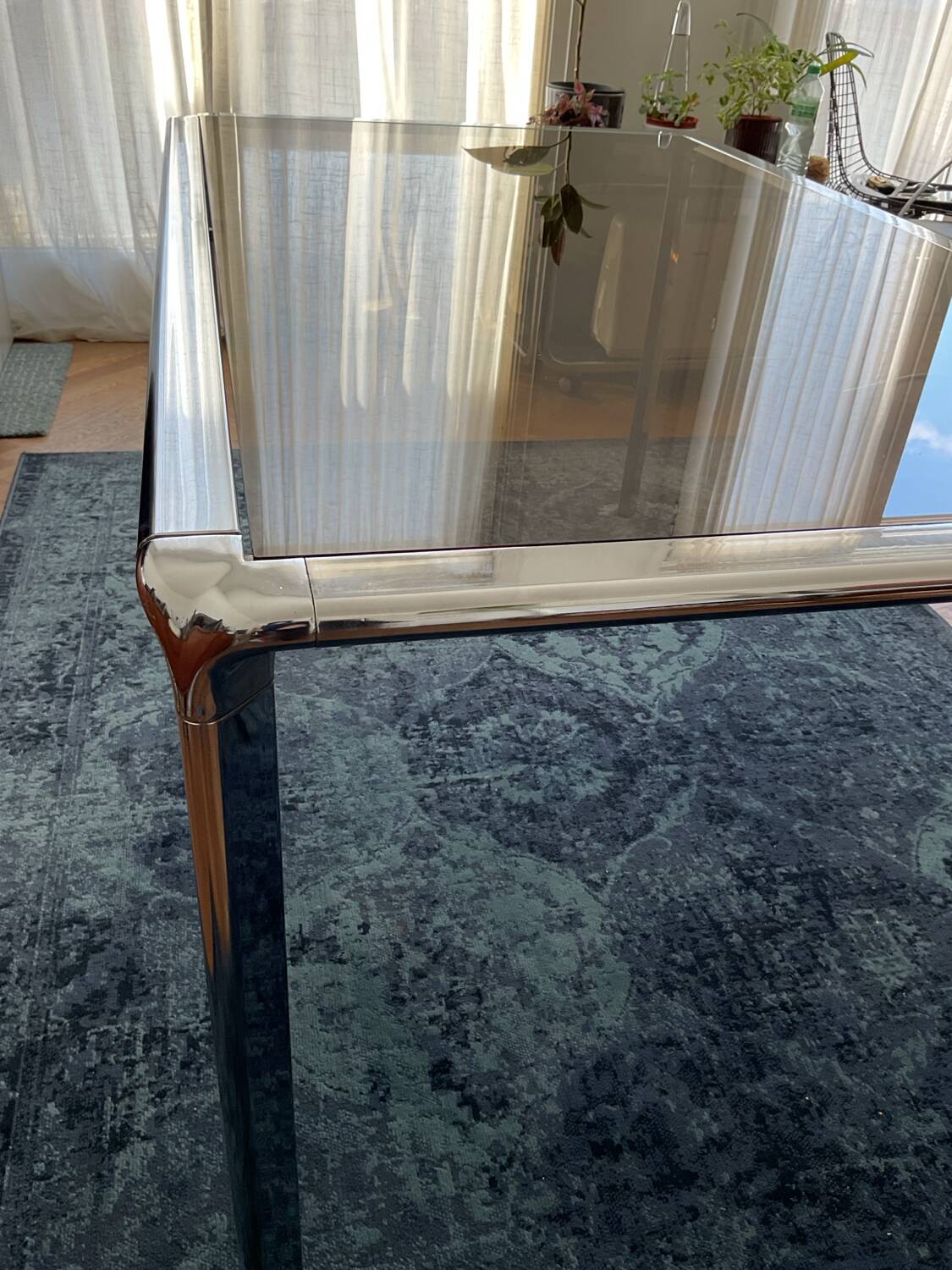 Table à manger chromée design et production par Fratelli Orsenigo