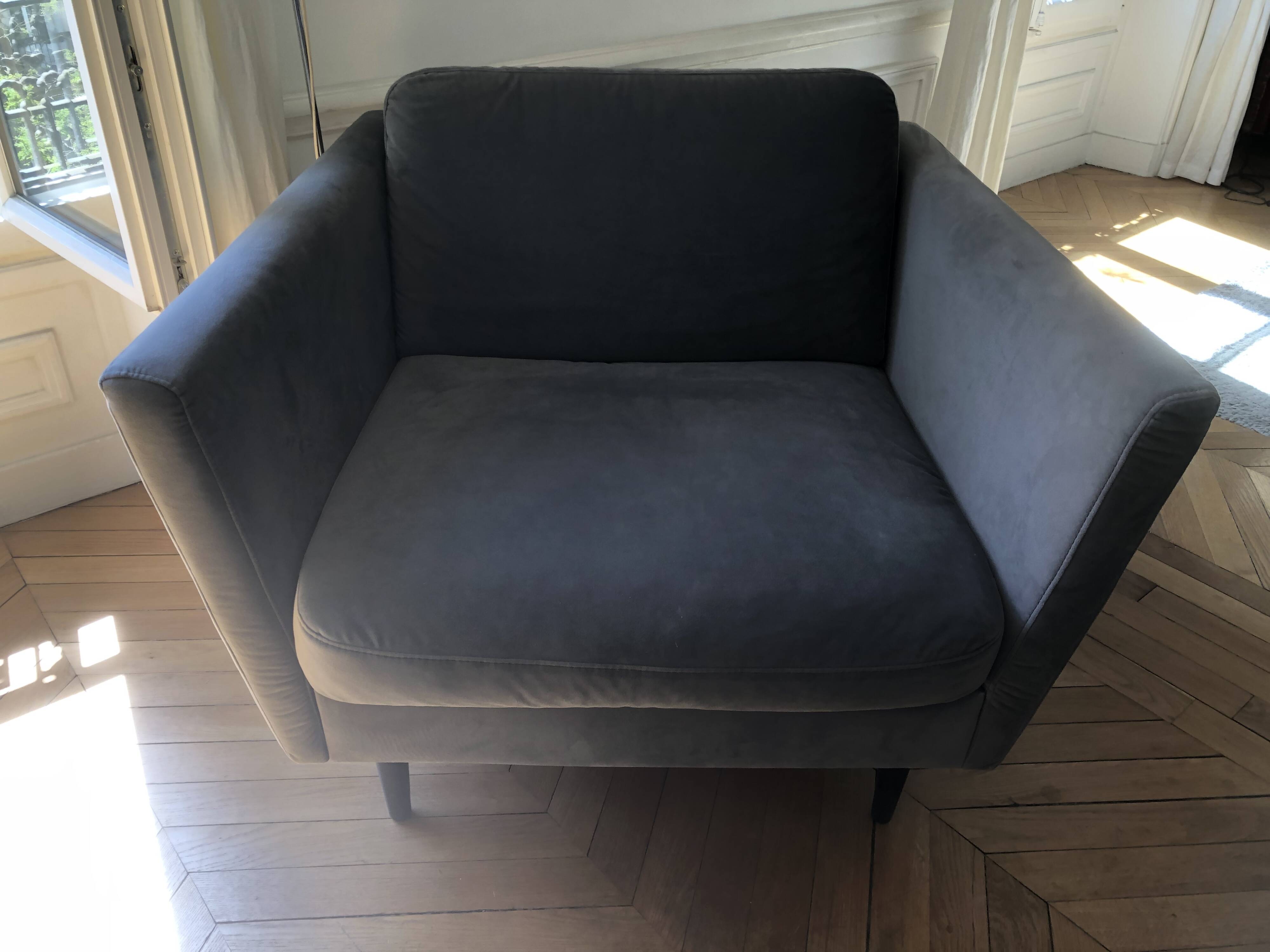 Bo Concept Osaka gray velvet armchair