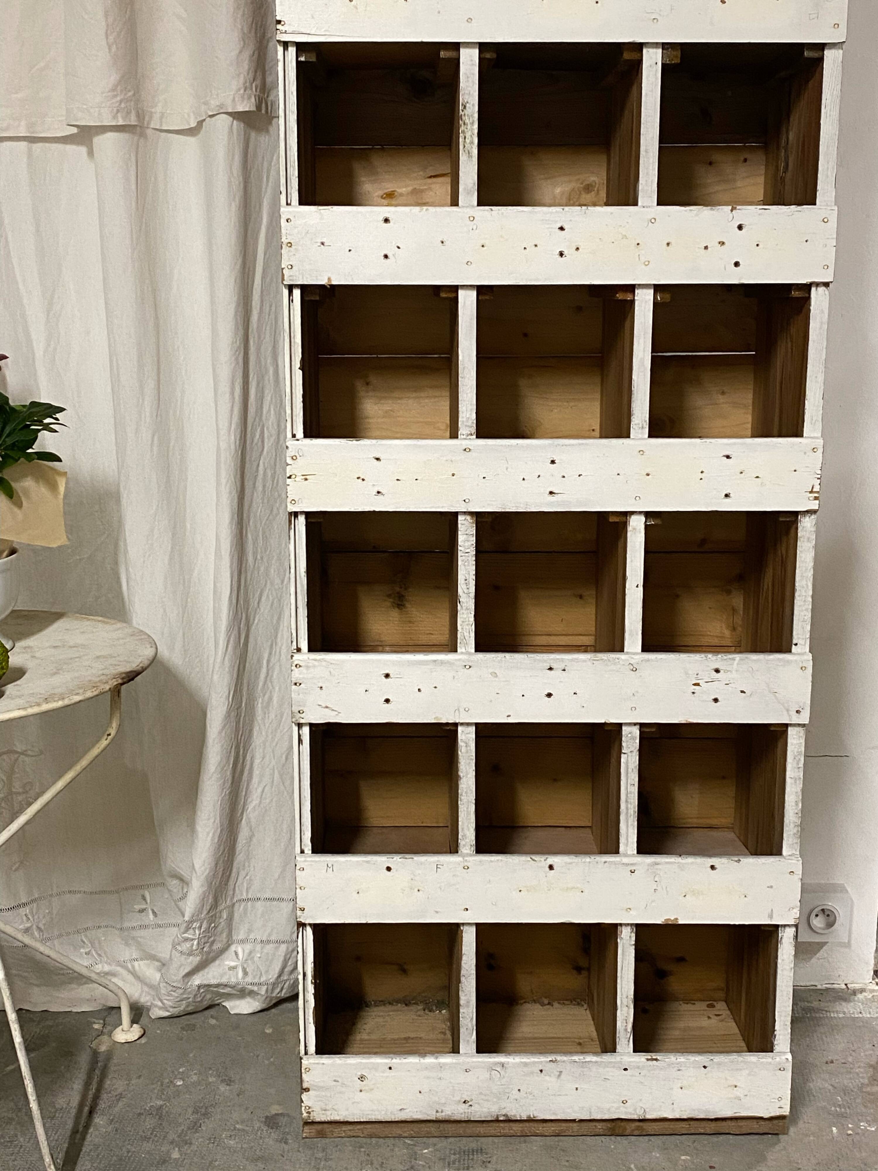 Workshop furniture with 21 lockers