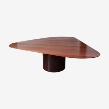 Amorfa table by Arthur Casas