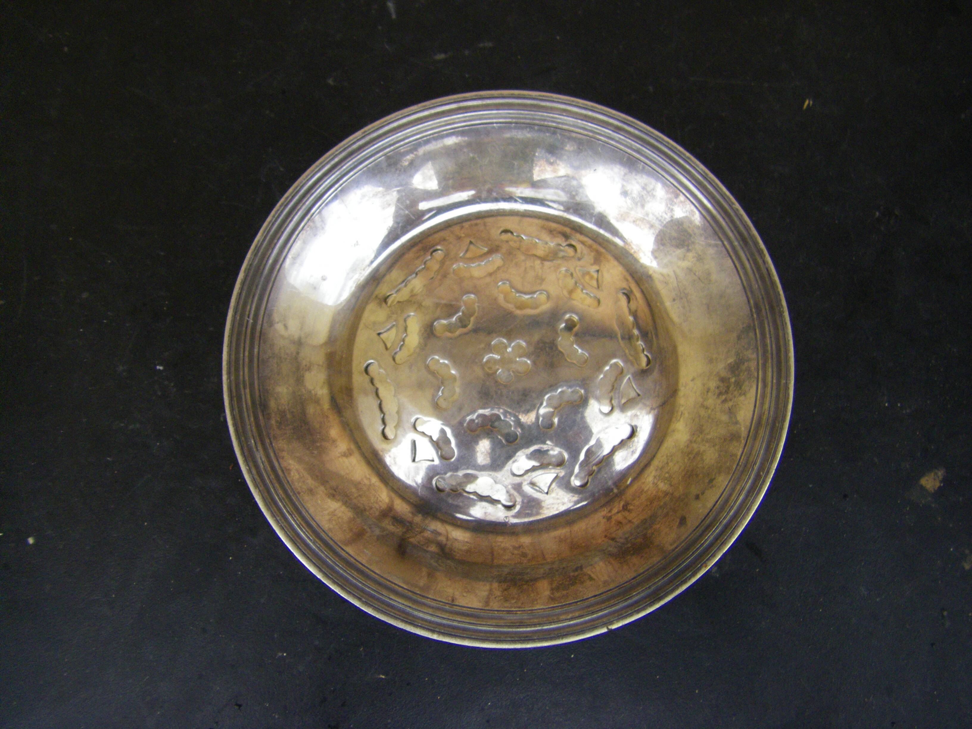 Coquillor style butter dish in silver metal