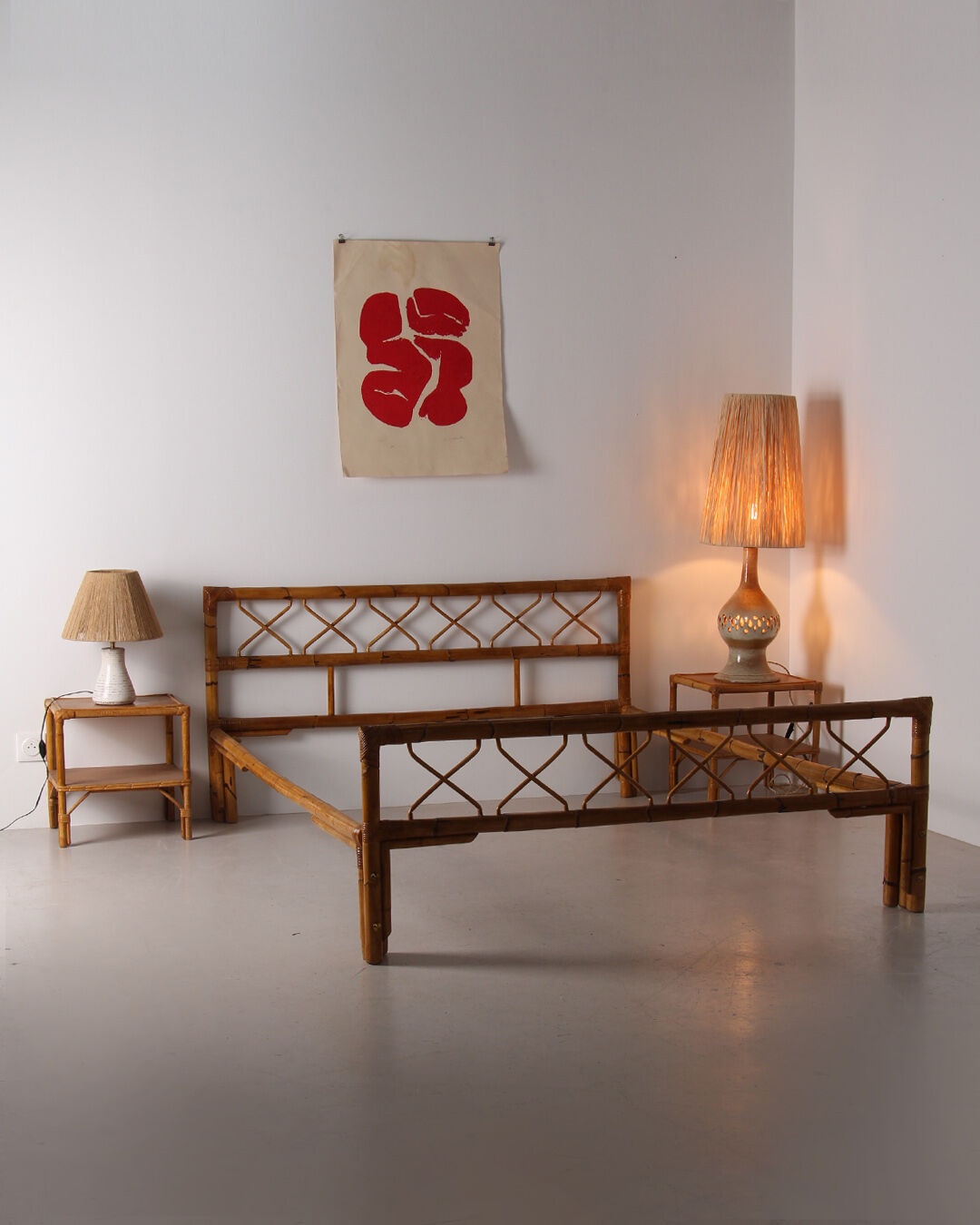 Bed 140 rattan and 2 vintage bedside tables