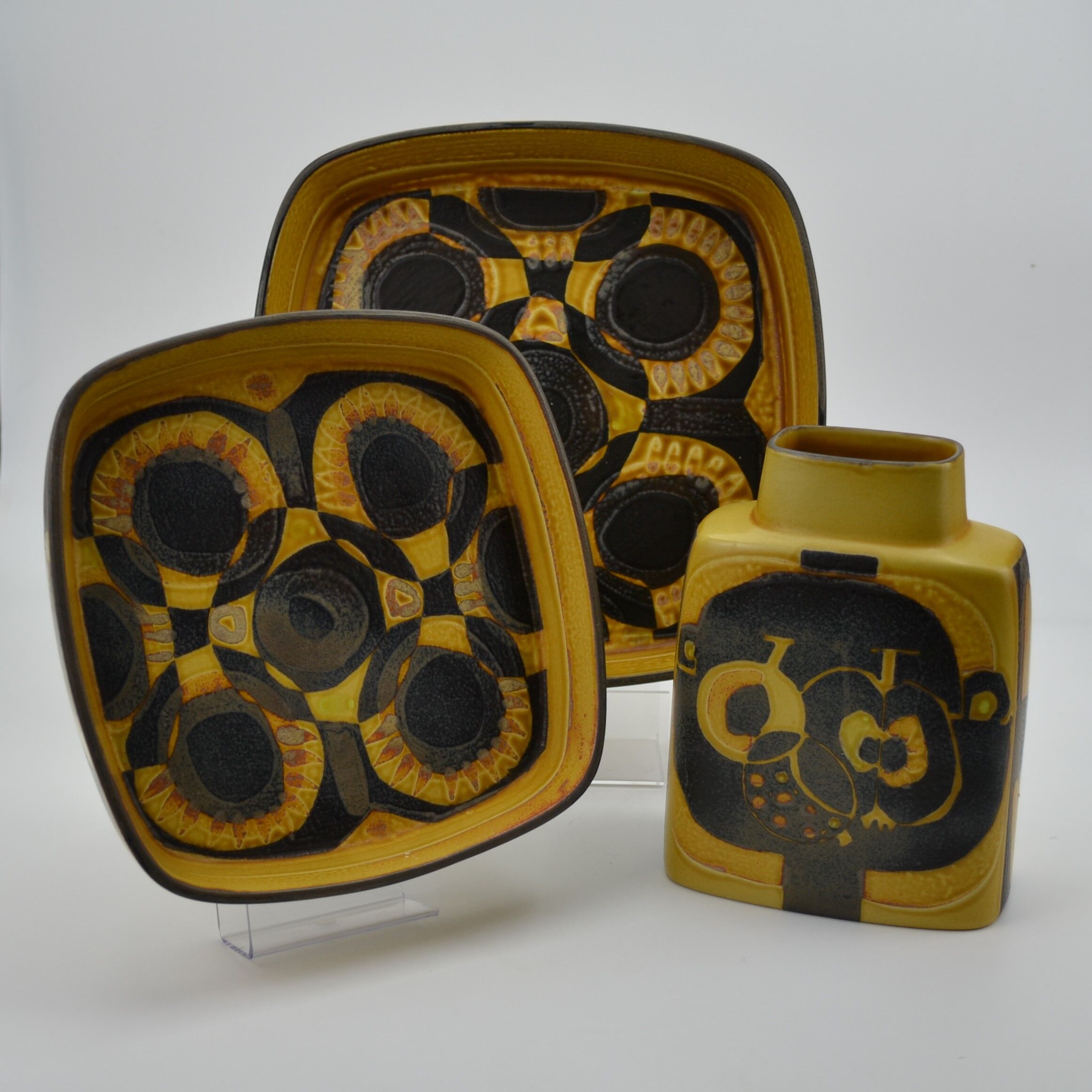 Earthenware dish from Johanne Gerber's Baca series for Royal Copenhagen