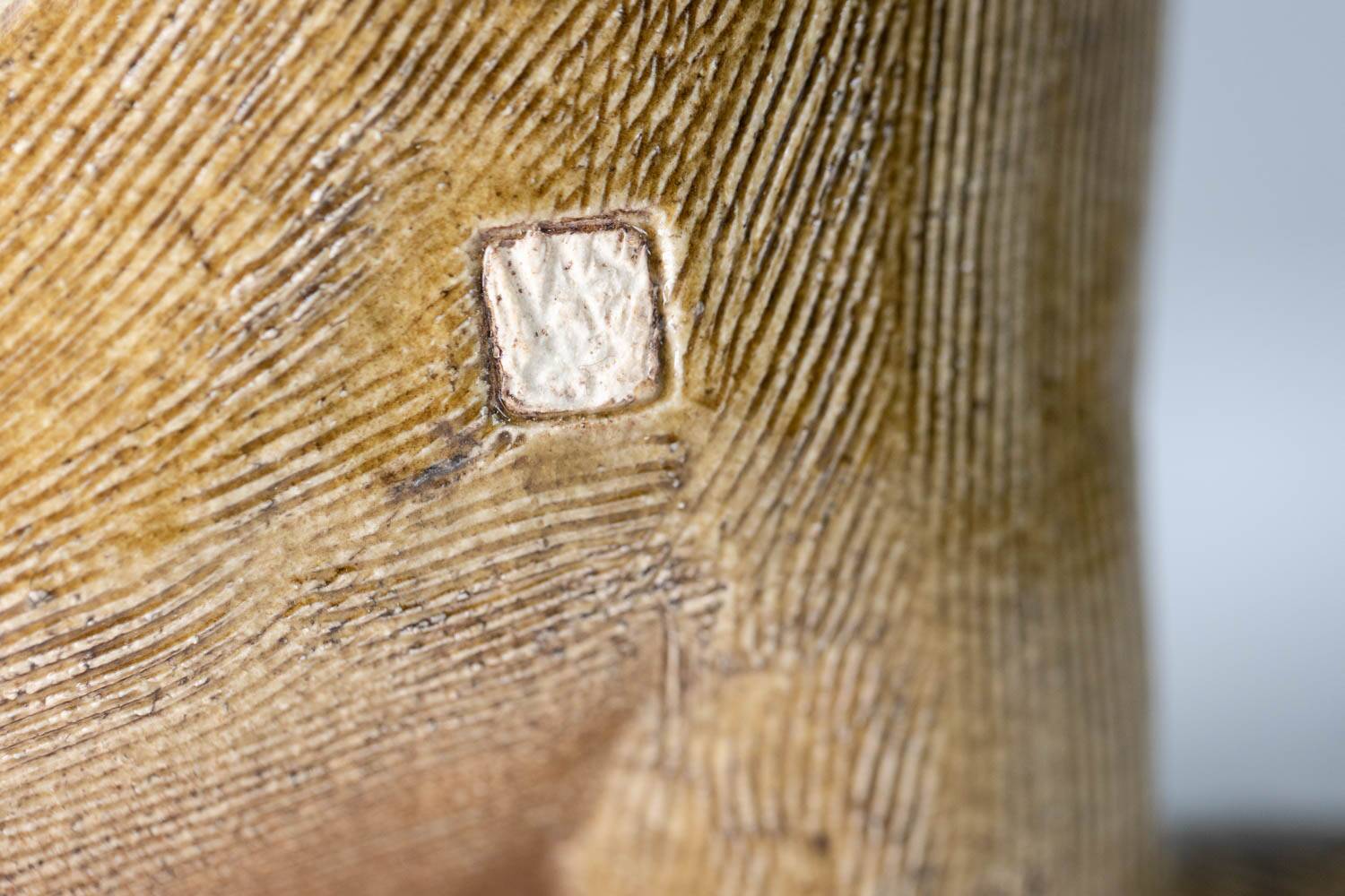 Valérie Courtet, Otter in chamotte and enameled stoneware. Contemporary work