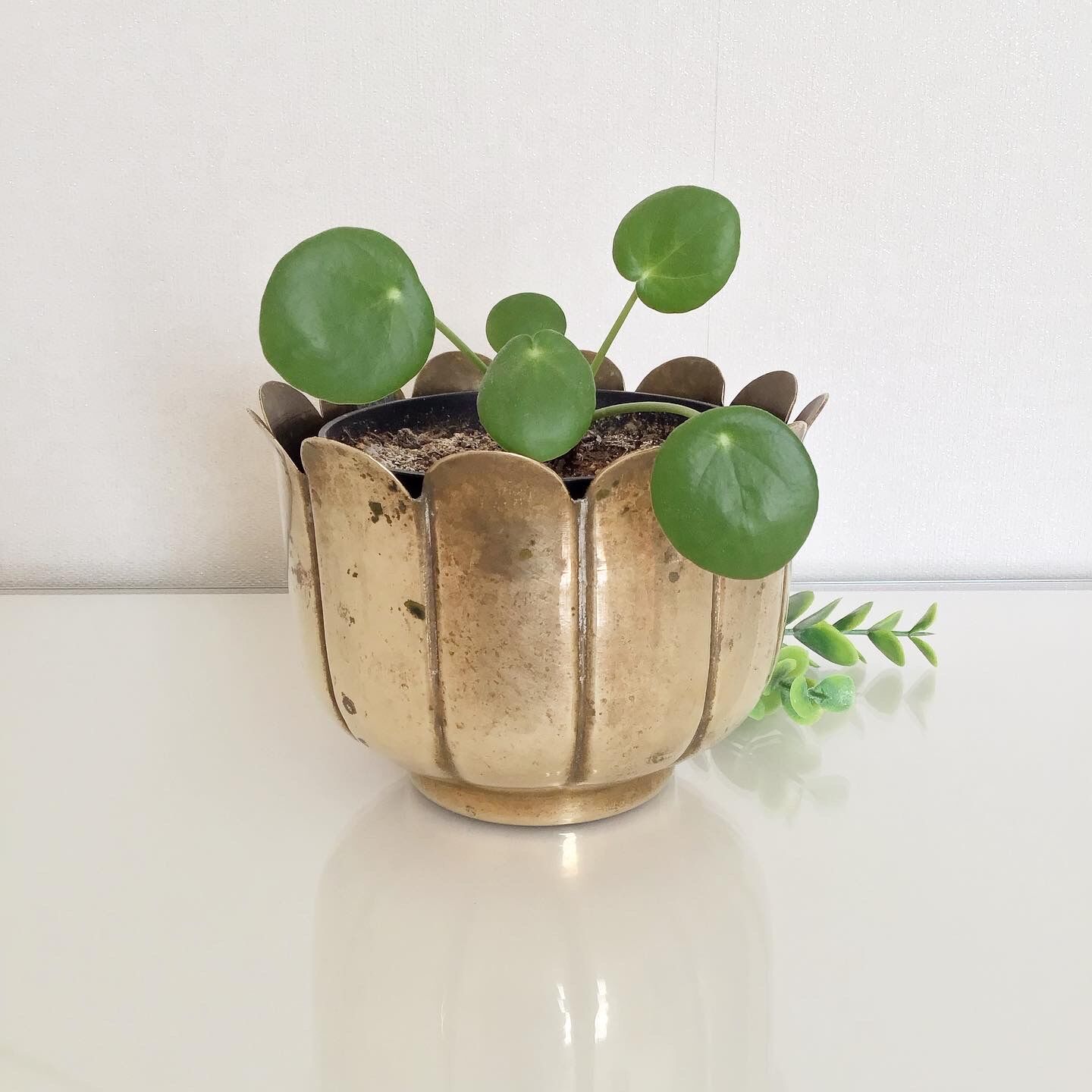 Vintage flower brass pot cover