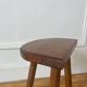 Tabouret tripode demi-lune