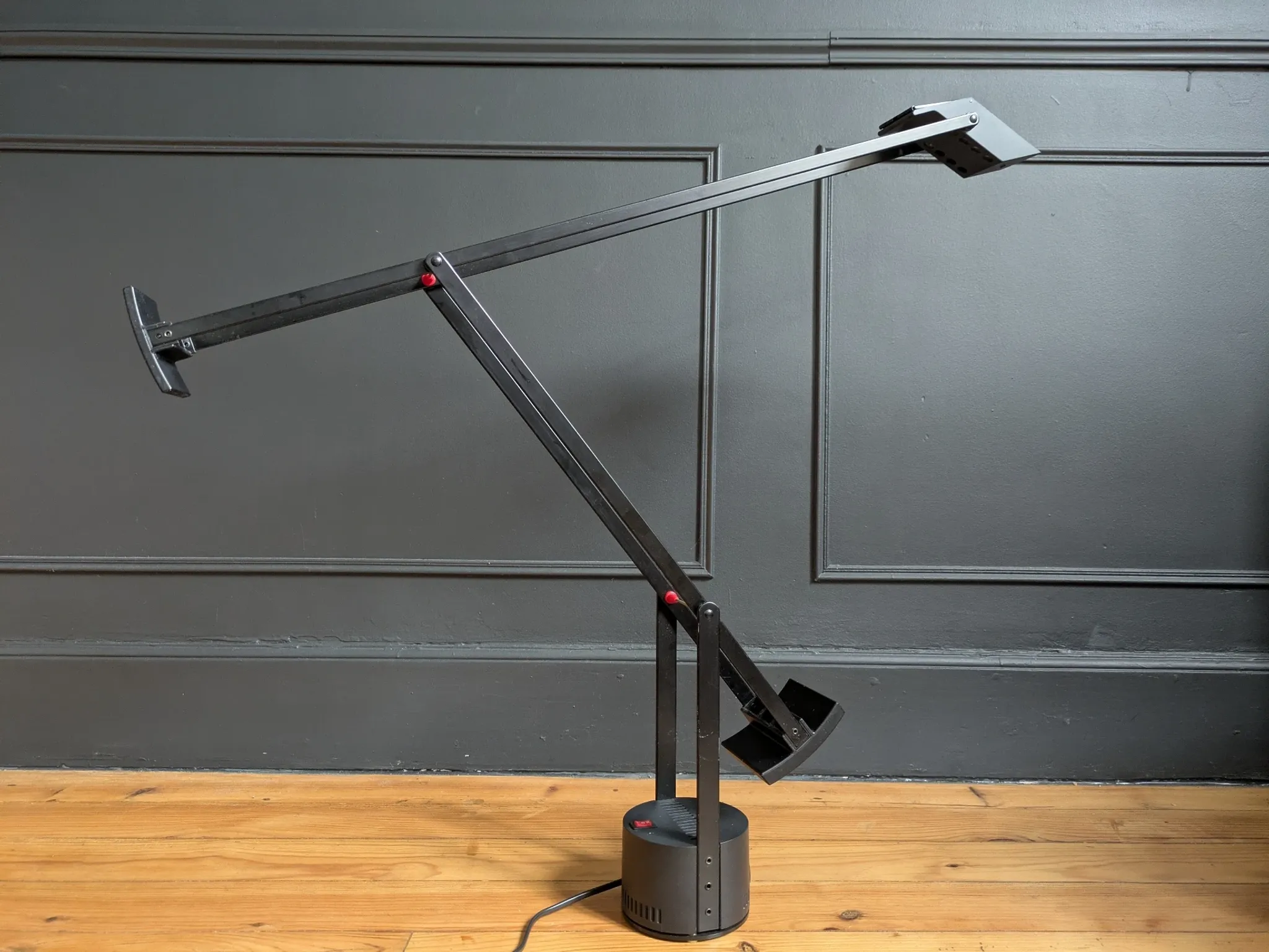 Lampe bureau 'Tizio ''Richard  Sapper pour Artemide.Edition originale