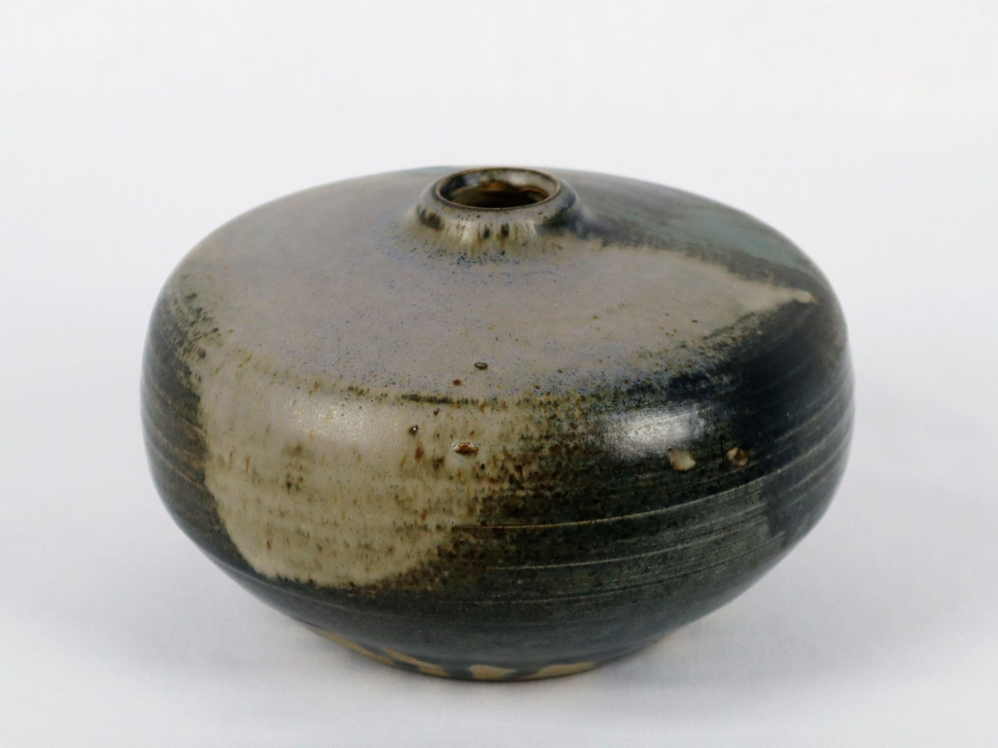 Basil vase in sandstone 1980