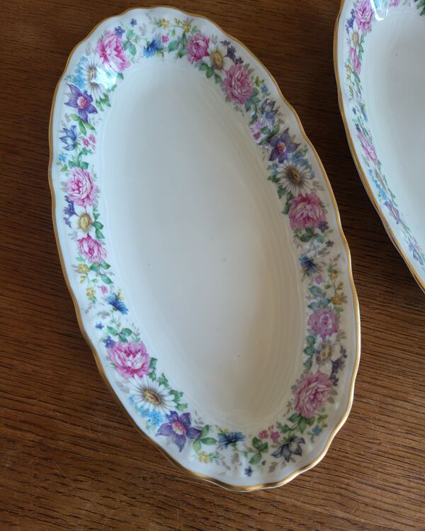 Limoges Bernardaud. Ensemble de 2 Raviers en porcelaine