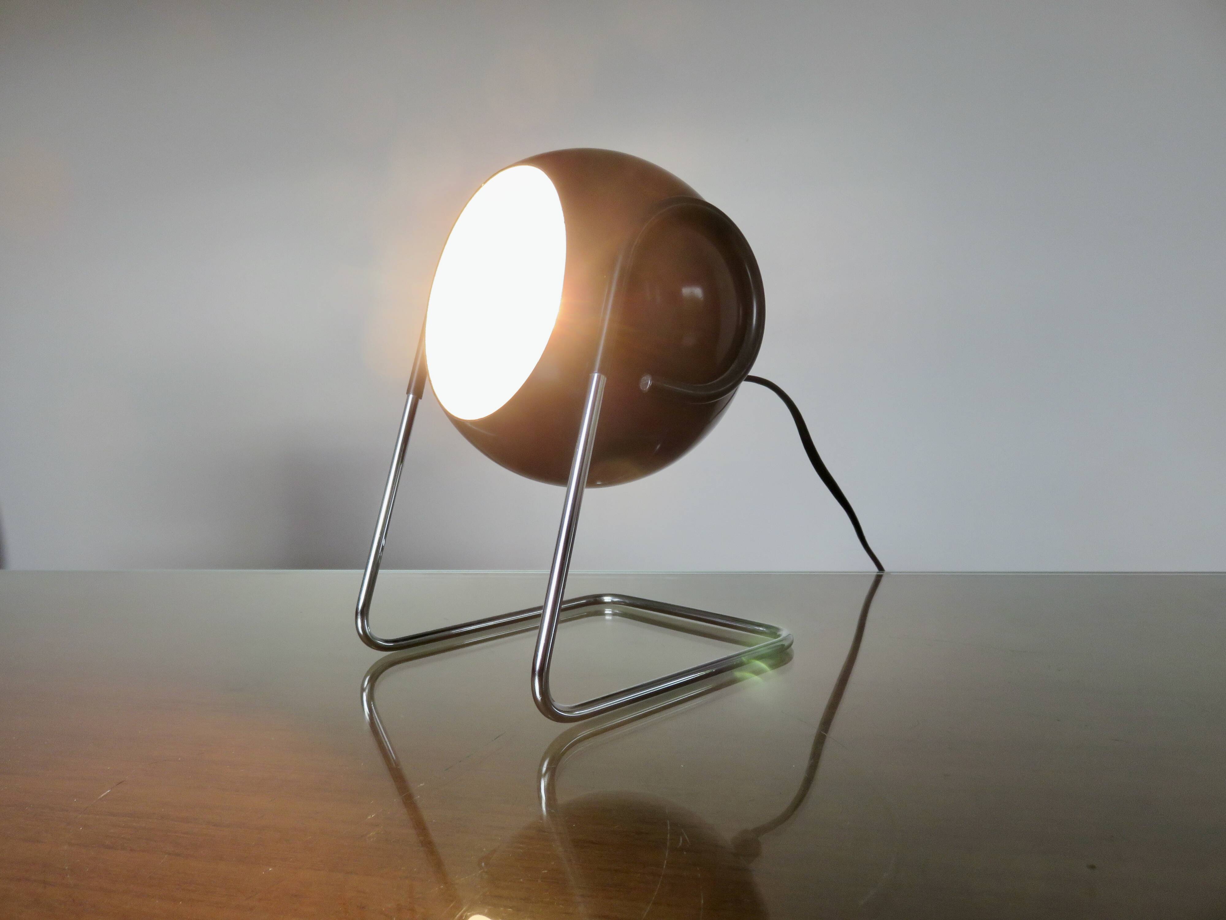 "Eye ball" table lamp from the 70s
