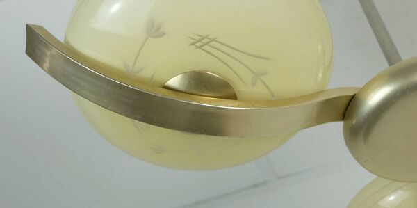 Plafond art déco avec 3 abat-jour en verre années 1930 années 40 verre et métal design avant-gardiste des années 30