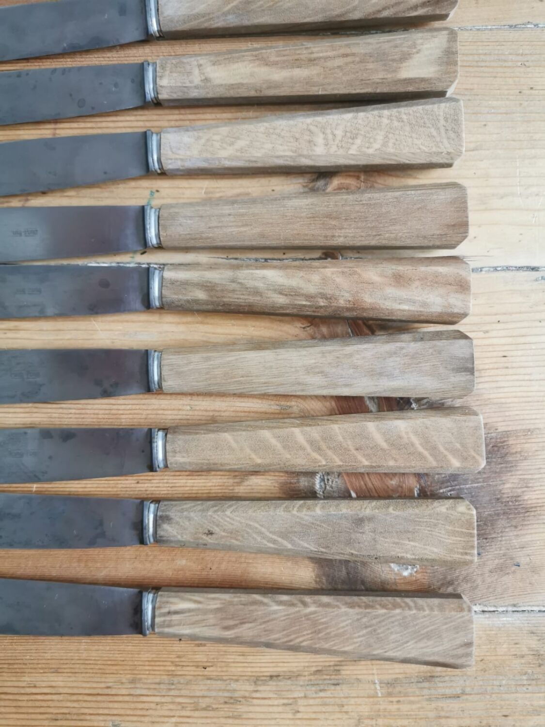 Set of 12 Bakelite knives