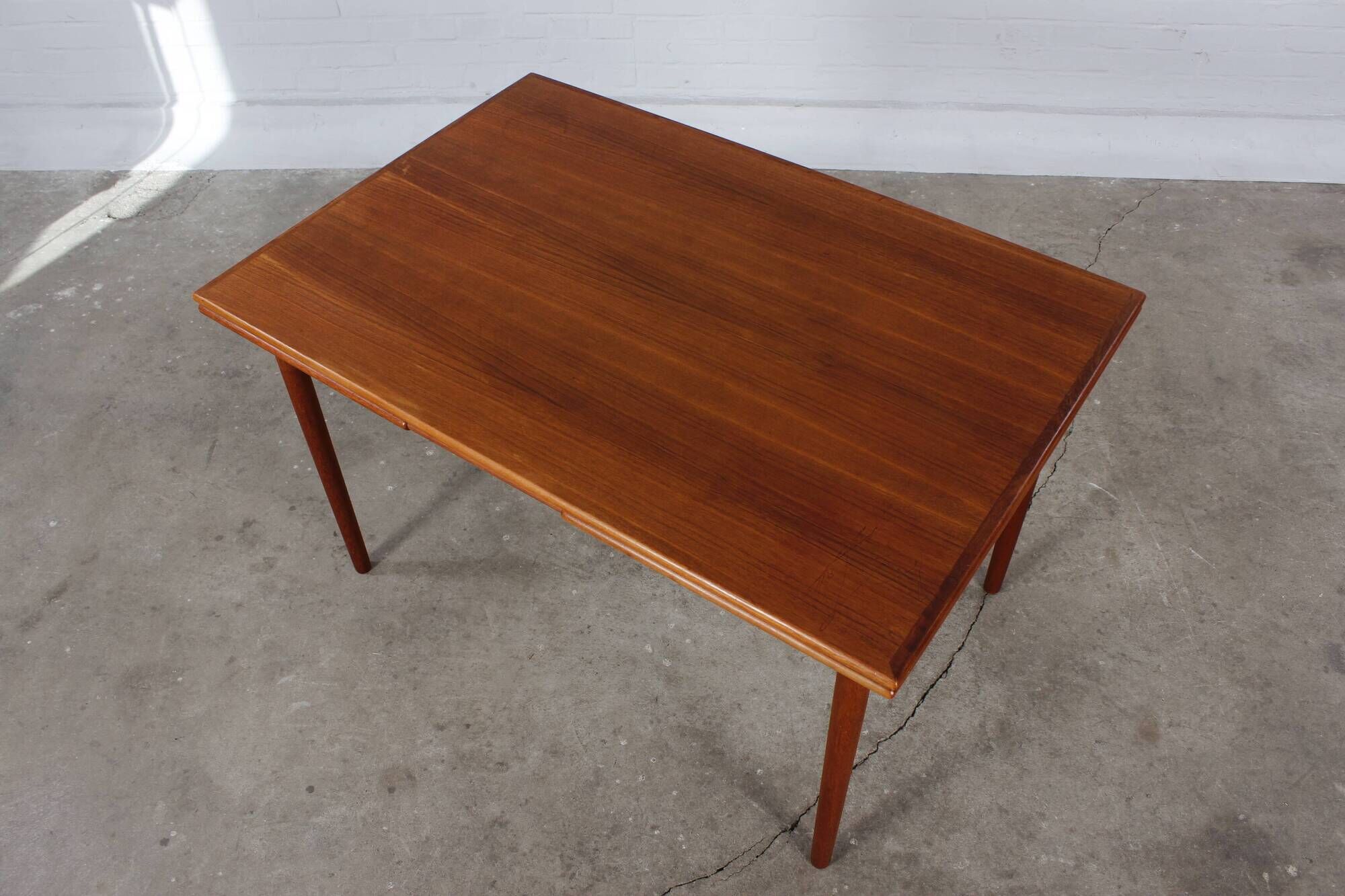 Vintage teak dining table 4-6 pers Danish design kitchen table 60s