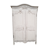 Old closet repainted in white, 19th