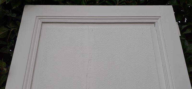 Communication door h221.5xl90cm old paneled, molded, interior