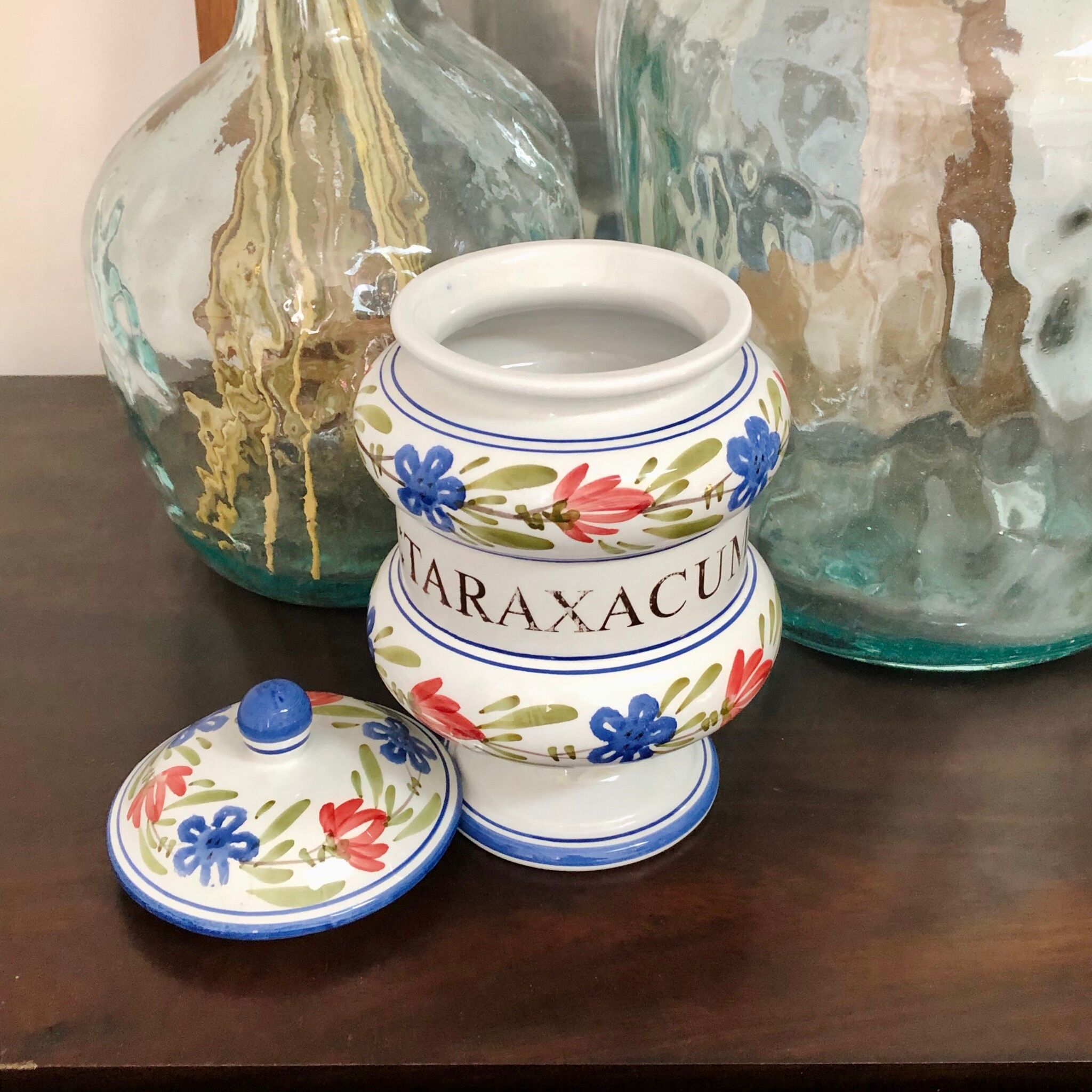 Ceramic pharmacy pot