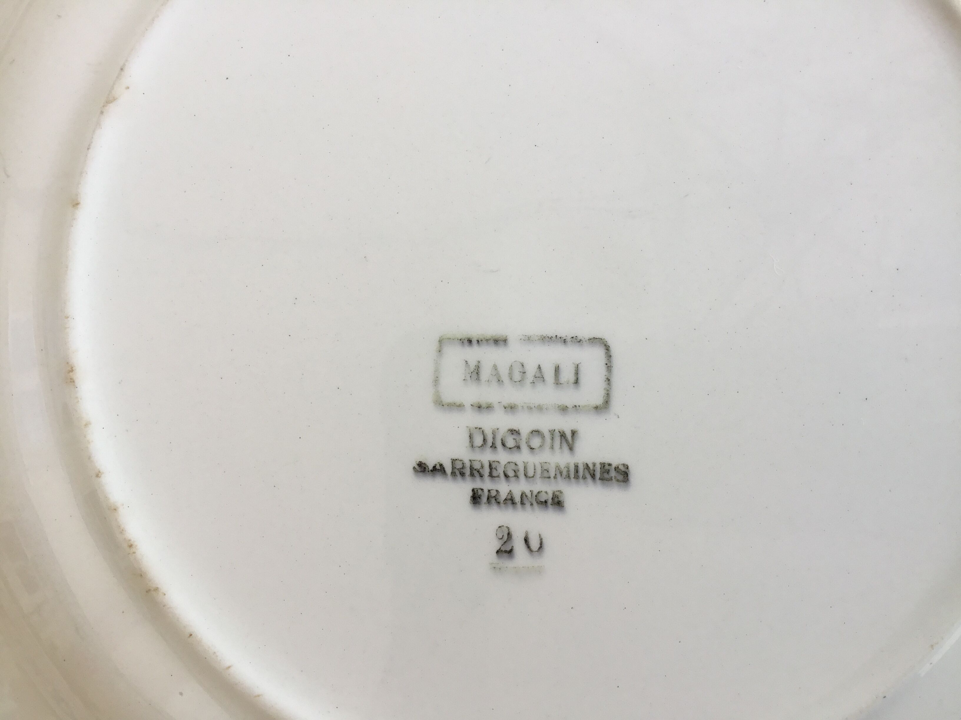 Set of 6 mismatched plates