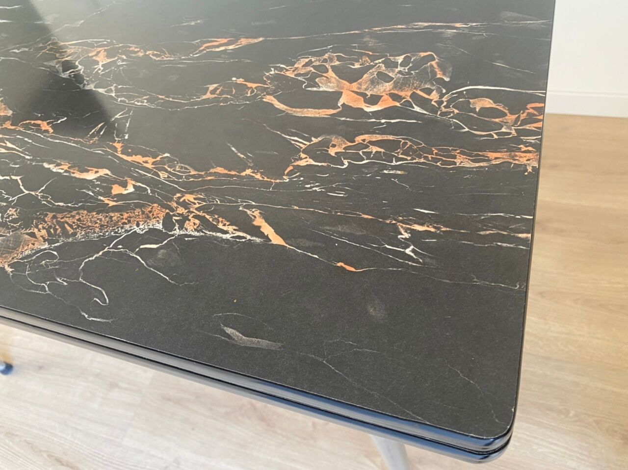 Marbled formica table & 4 chairs