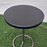 Bauhaus-style pedestal table