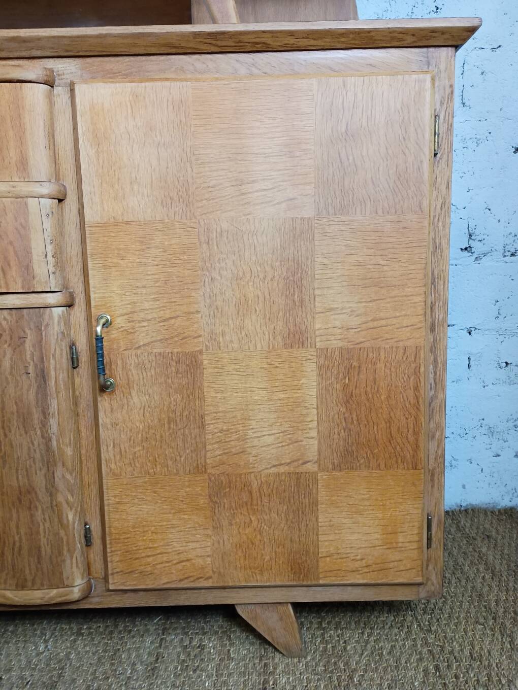 1950s two-body buffet, oak veneer, tapered legs.
