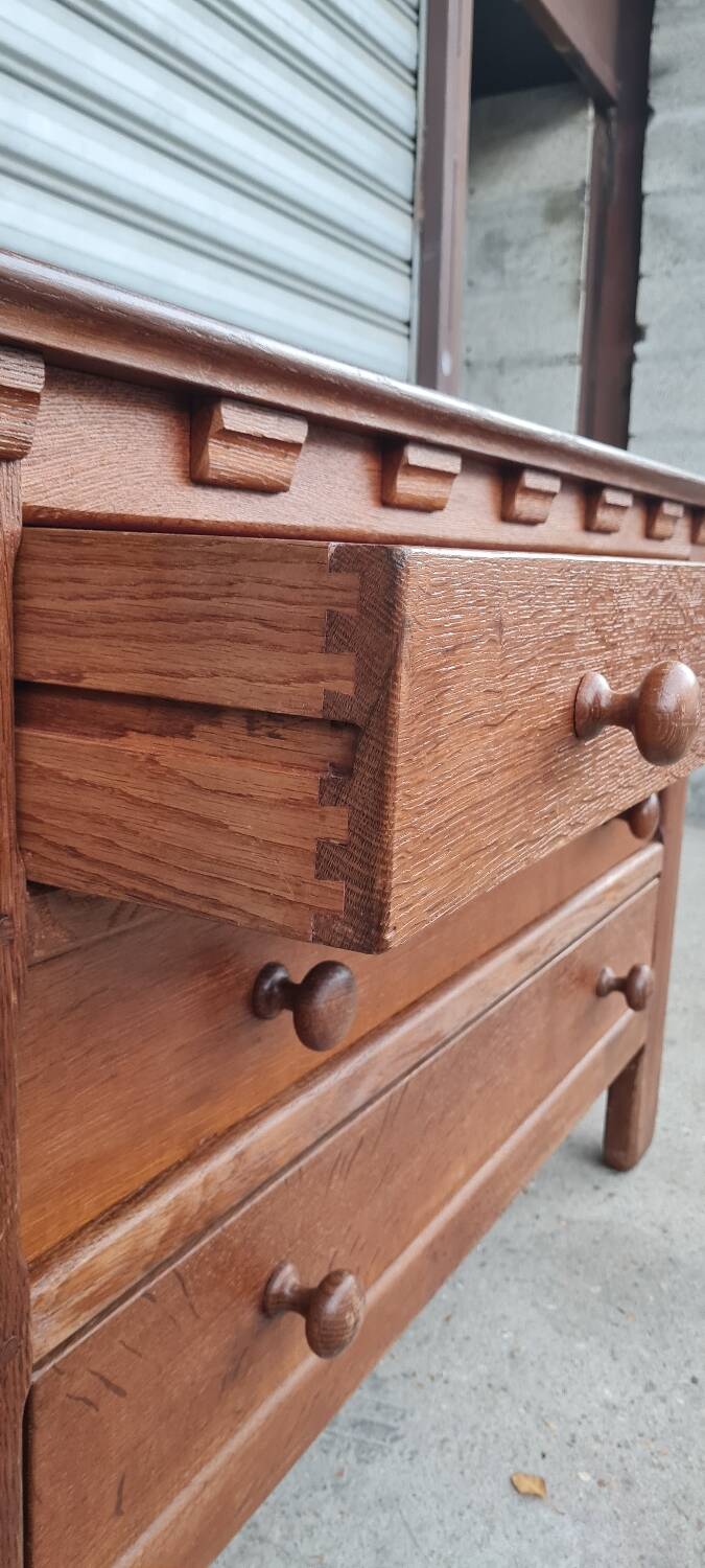 Oak chest of drawers