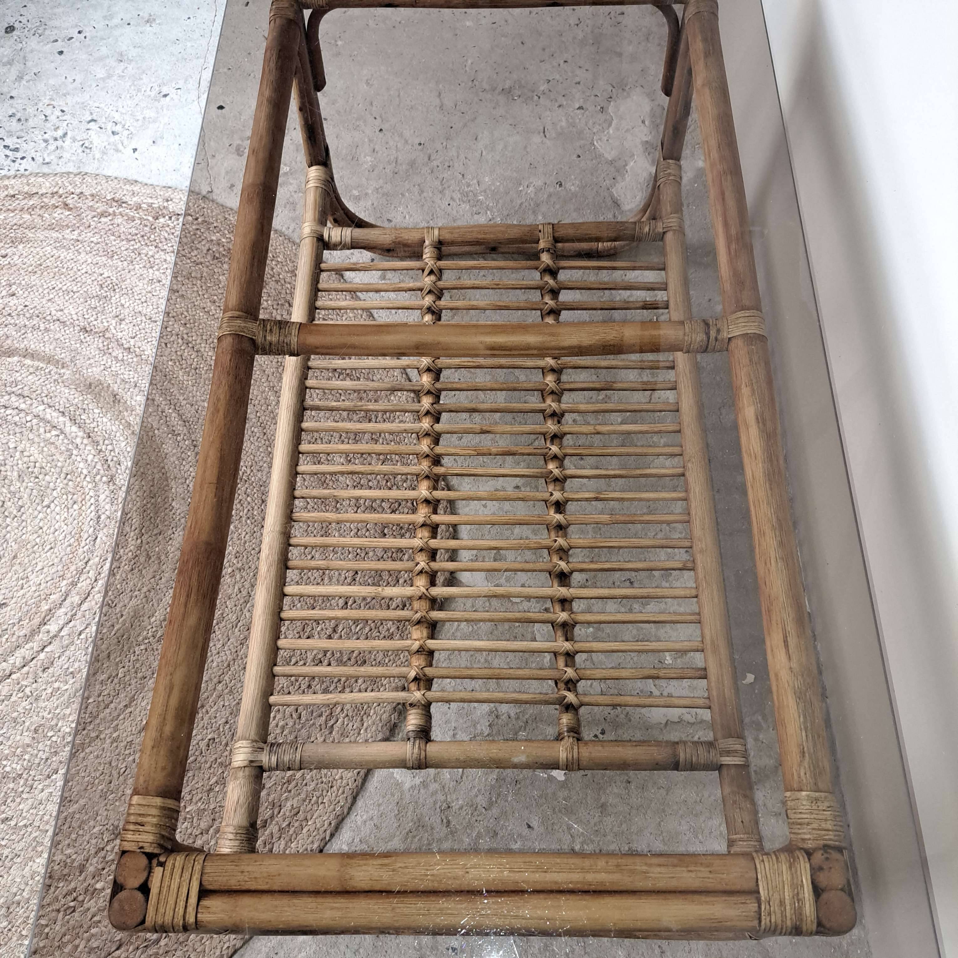 Table basse en rotin