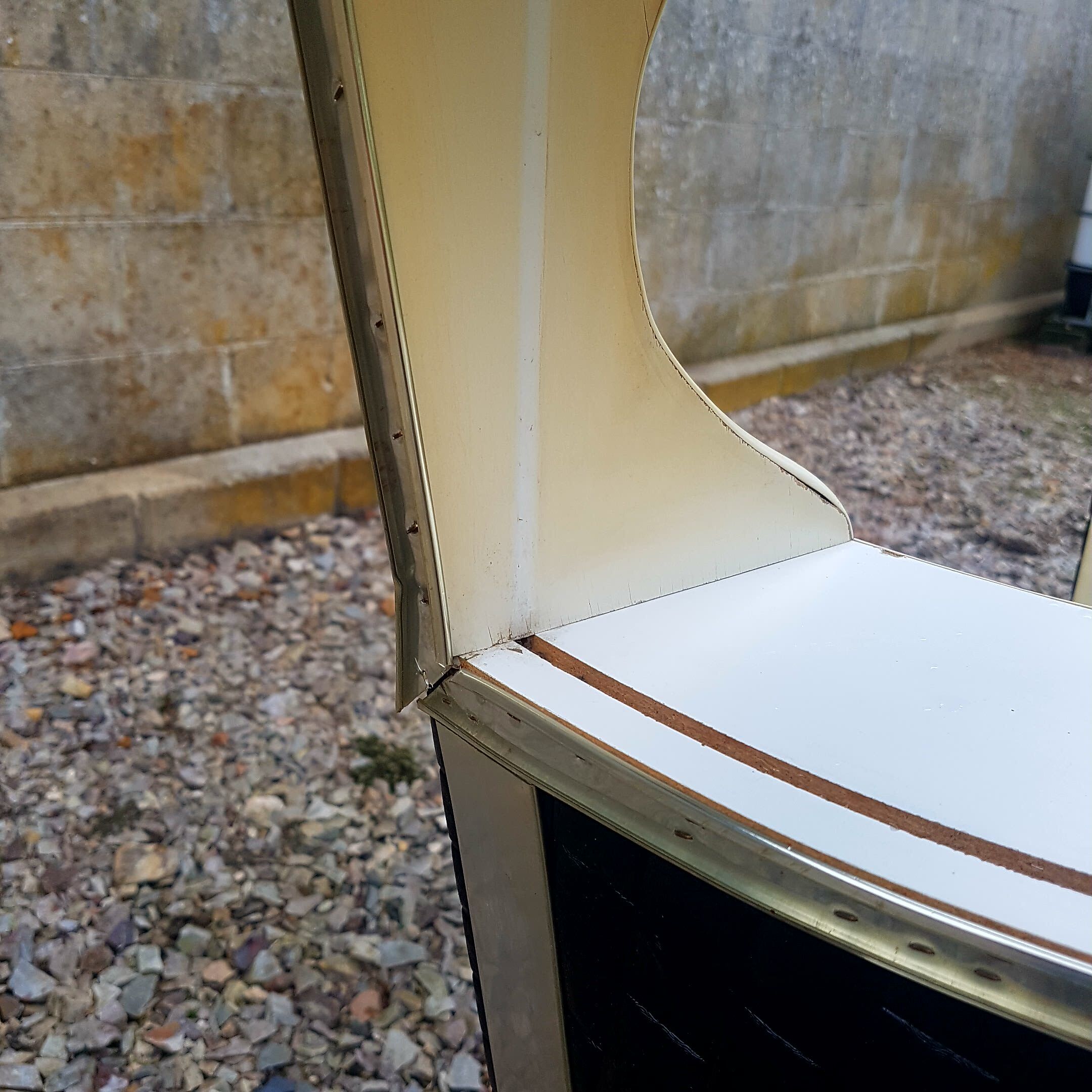 Bar in black leatherette and formica of the 50s 60s
