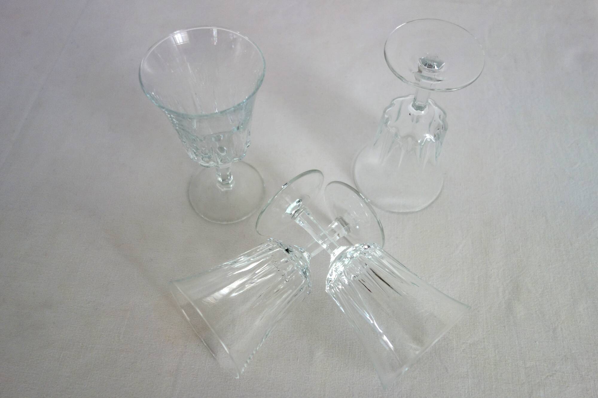 12 Regency Luminarc wine glasses from the 70s