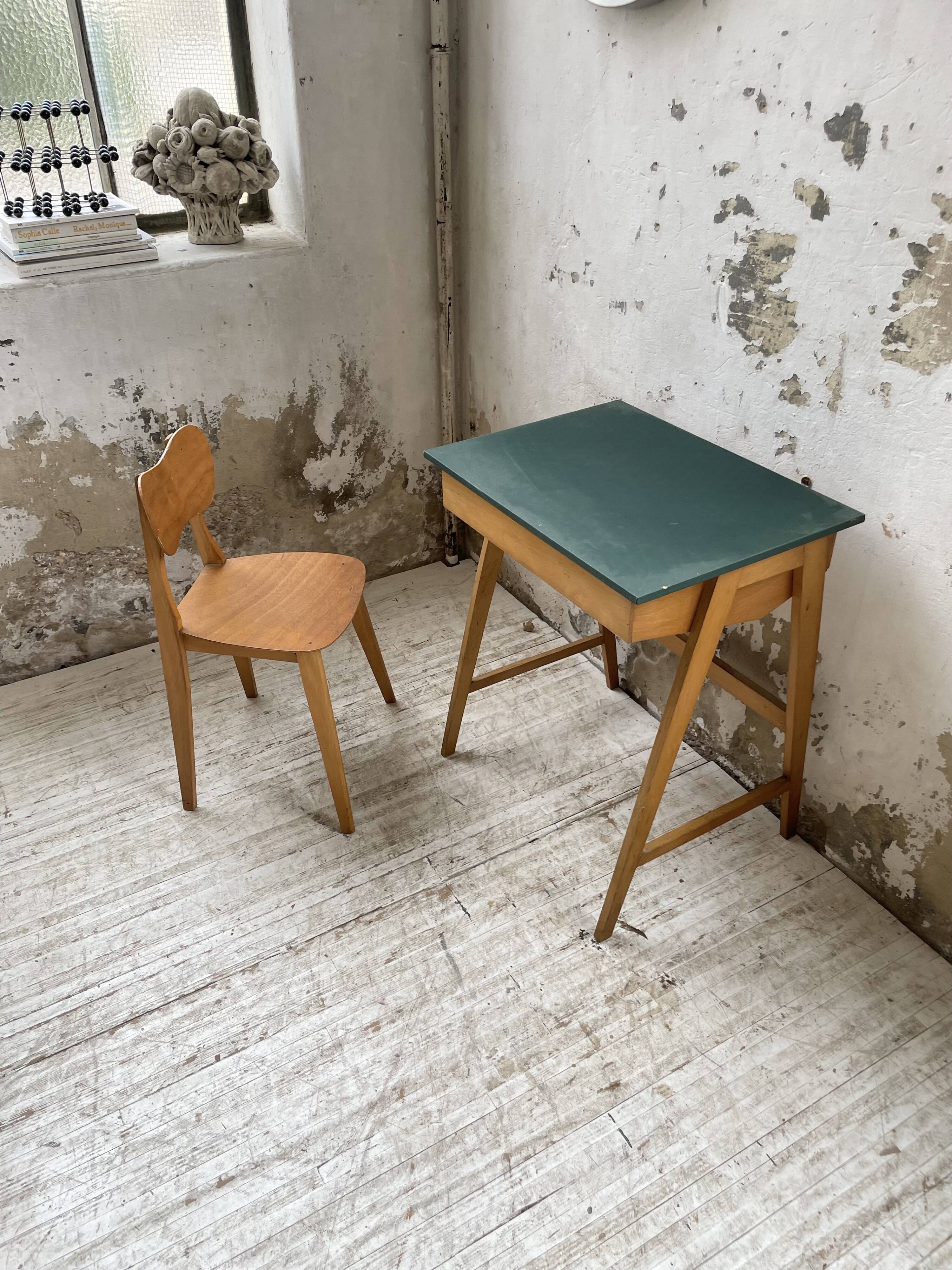 Bureau et chaise enfant pieds compas