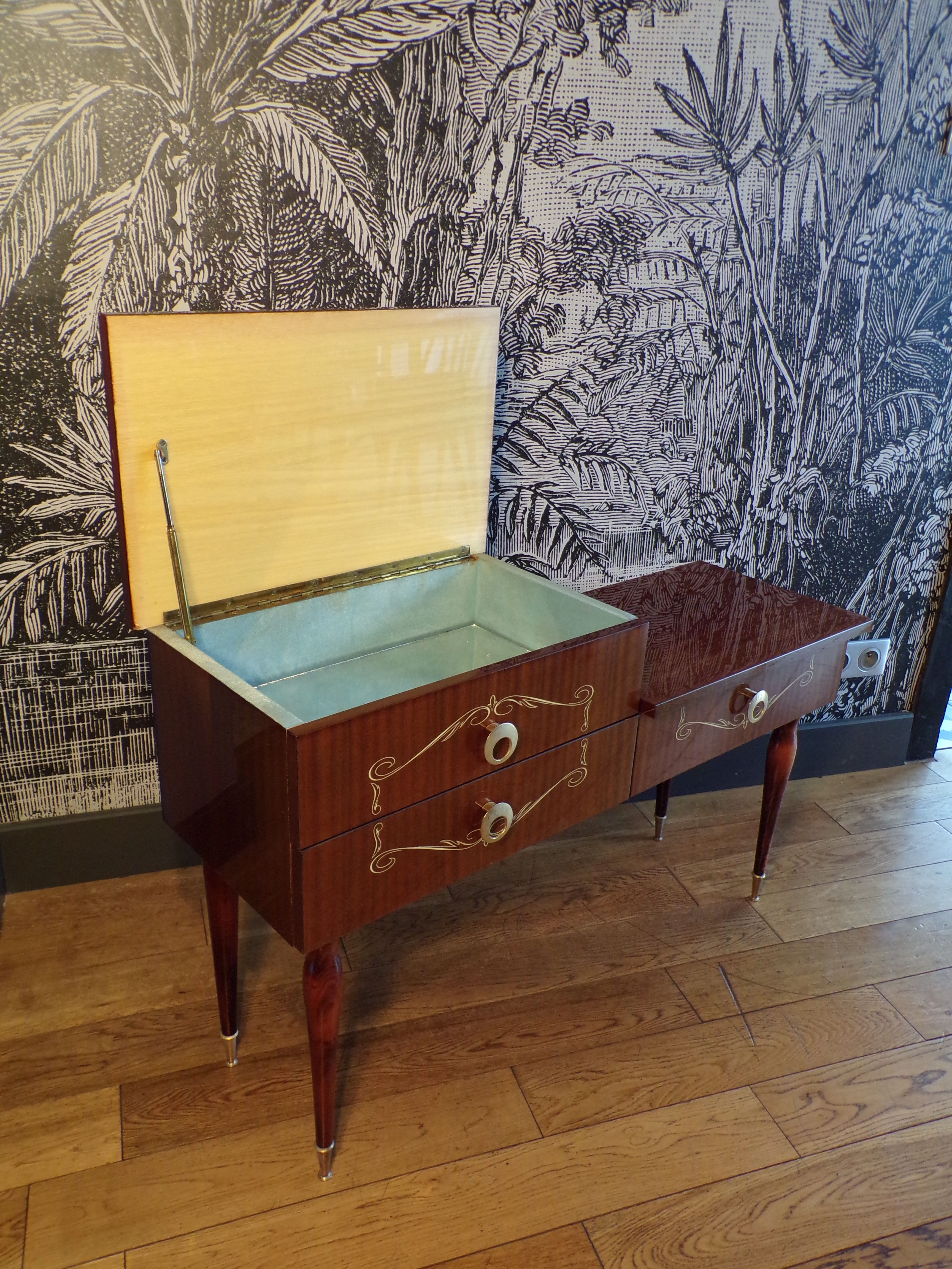 Vintage side table in varnished wood