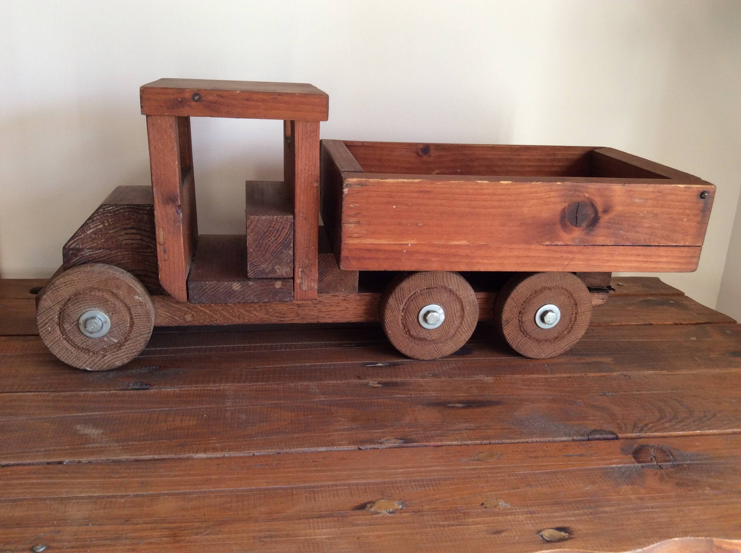 Camion en bois jouet enfant