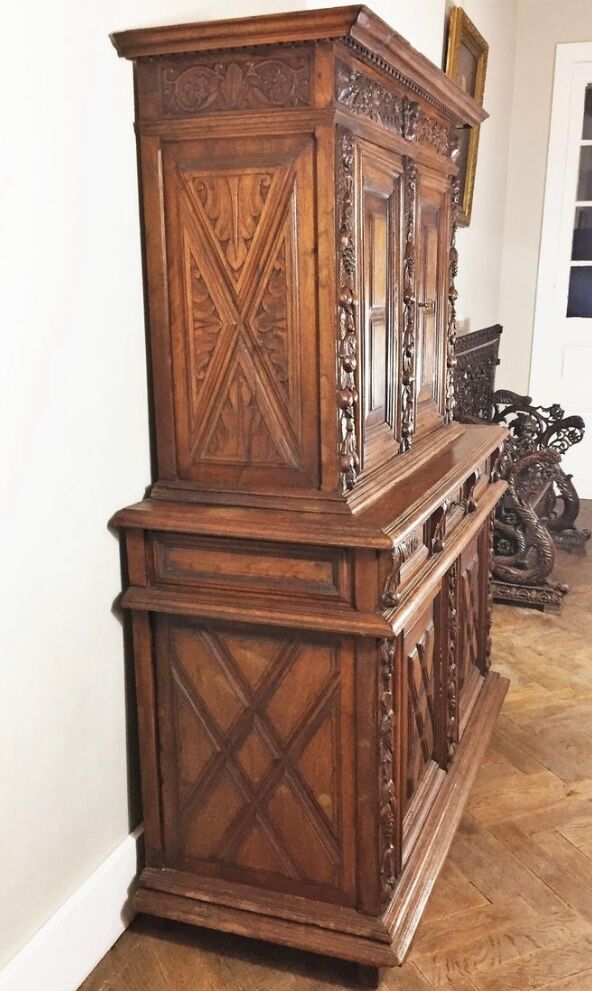 Double body sideboard, Walnut, Renaissance period, Circa 1600