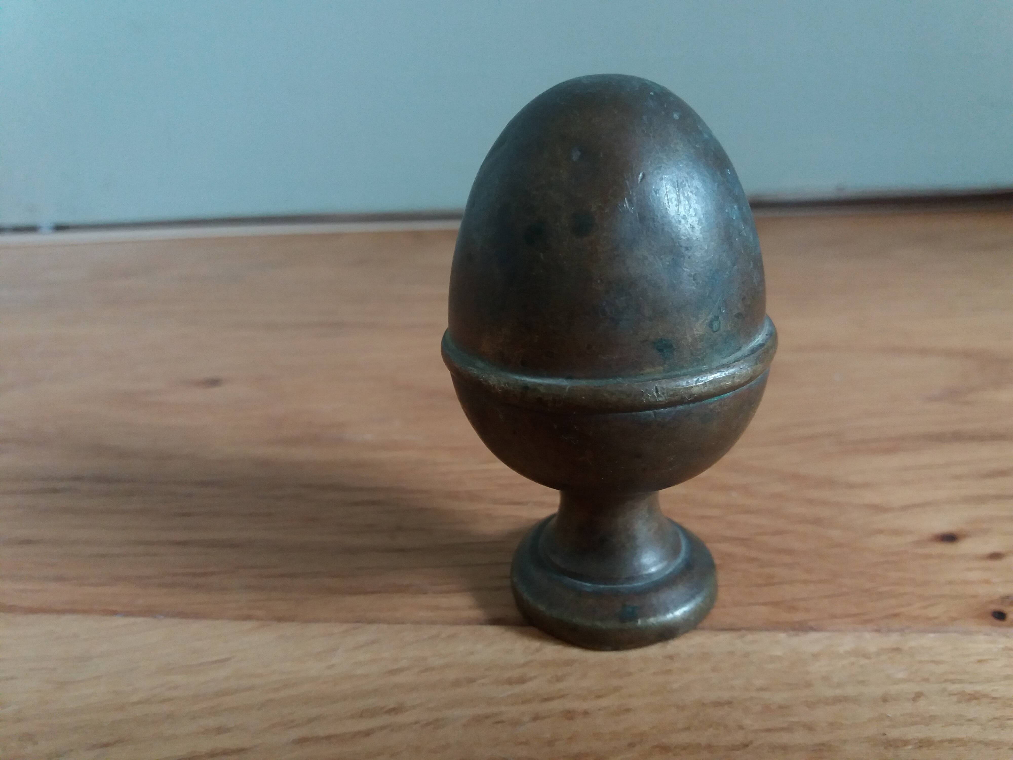 Stair or chenet ball shaped acorn