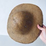 Ancien chapeau asiatique