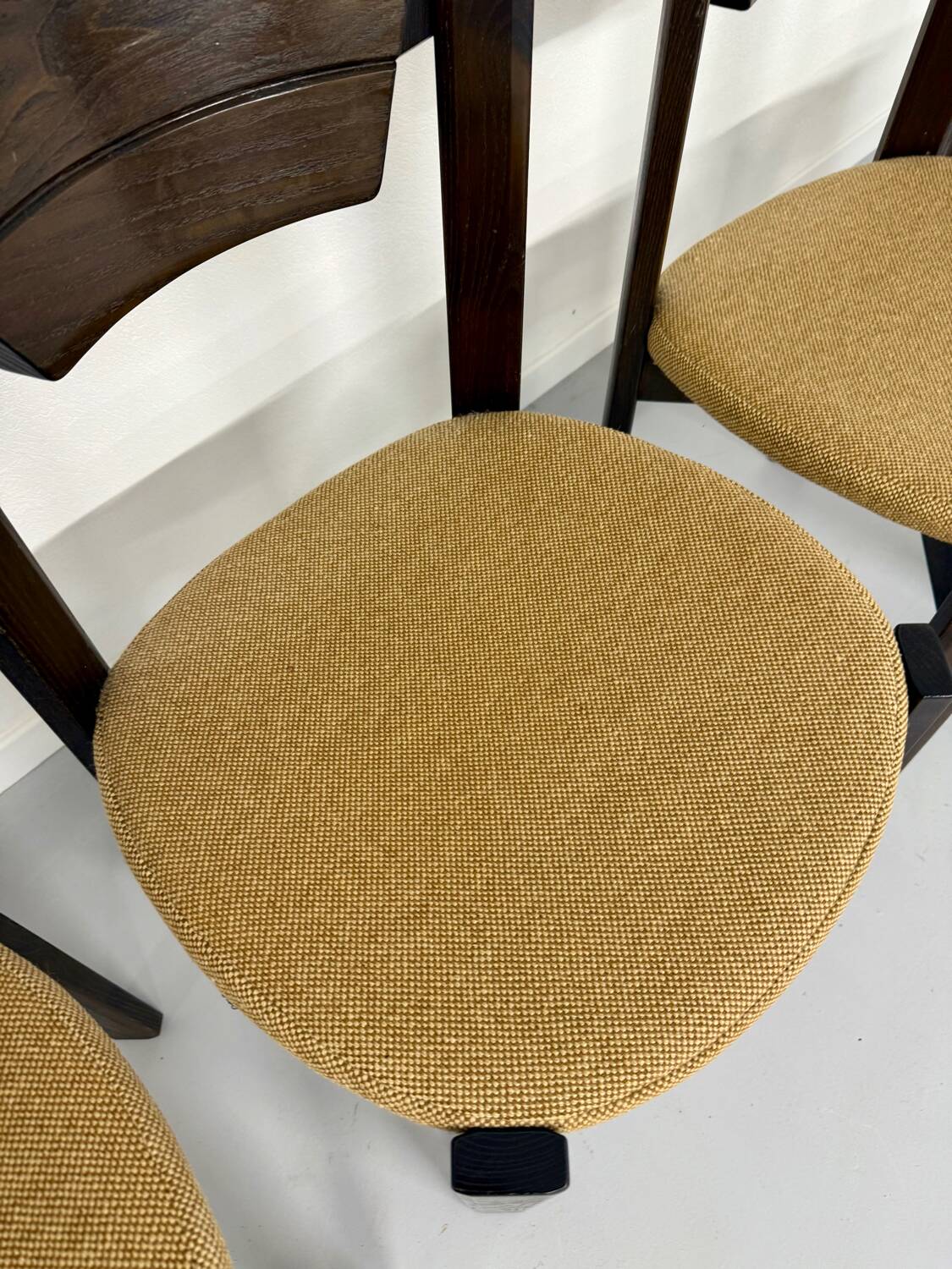 Set of 4 Girsberger Scandinavian style chairs from the 80s, vintage wood