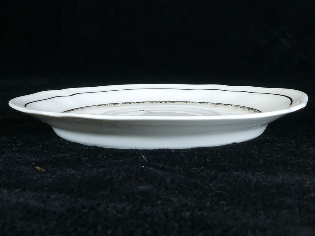 Coffee service in white and gold porcelain Limoges France