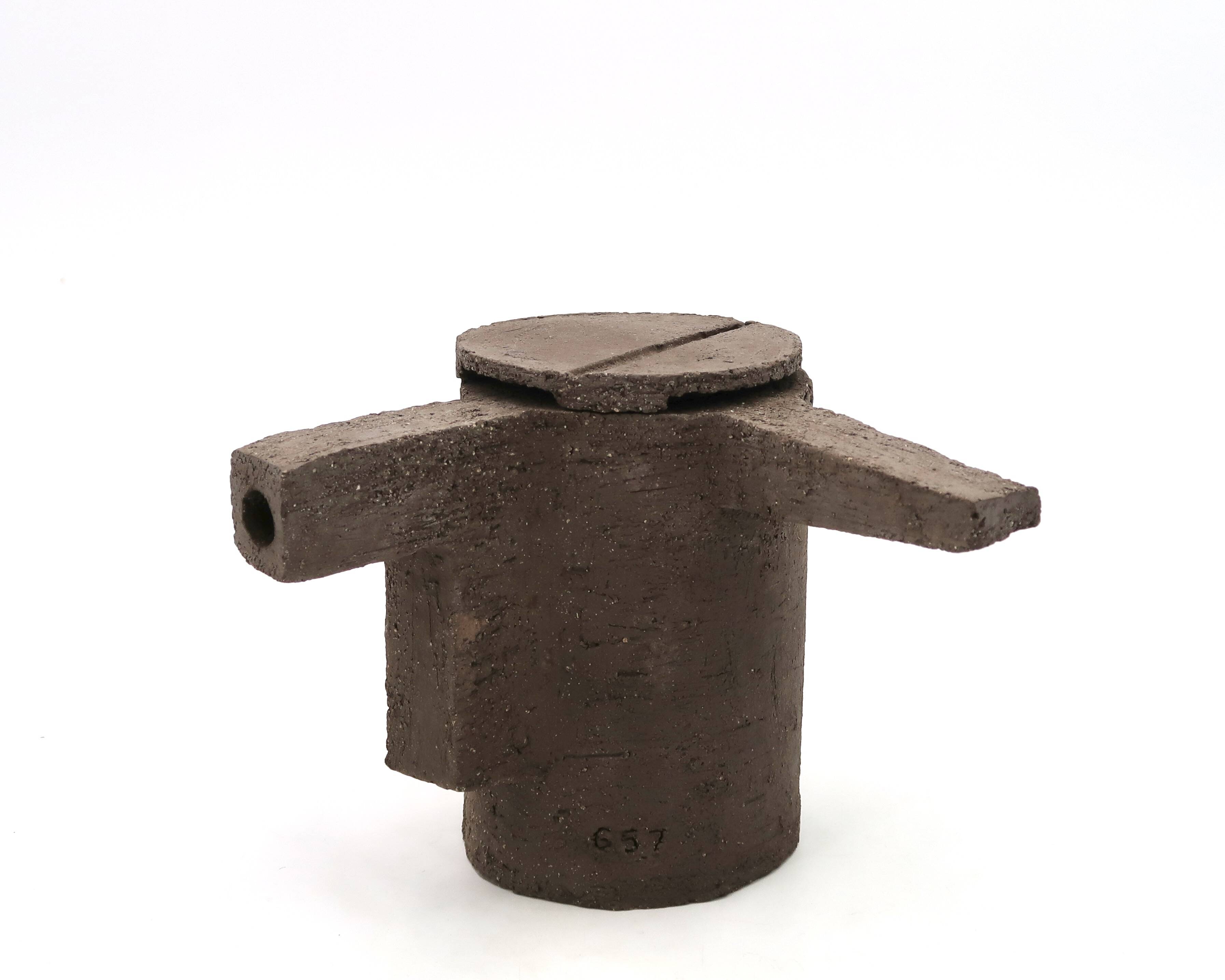 Unique concrete teapot by FCK Frédérick Gautier