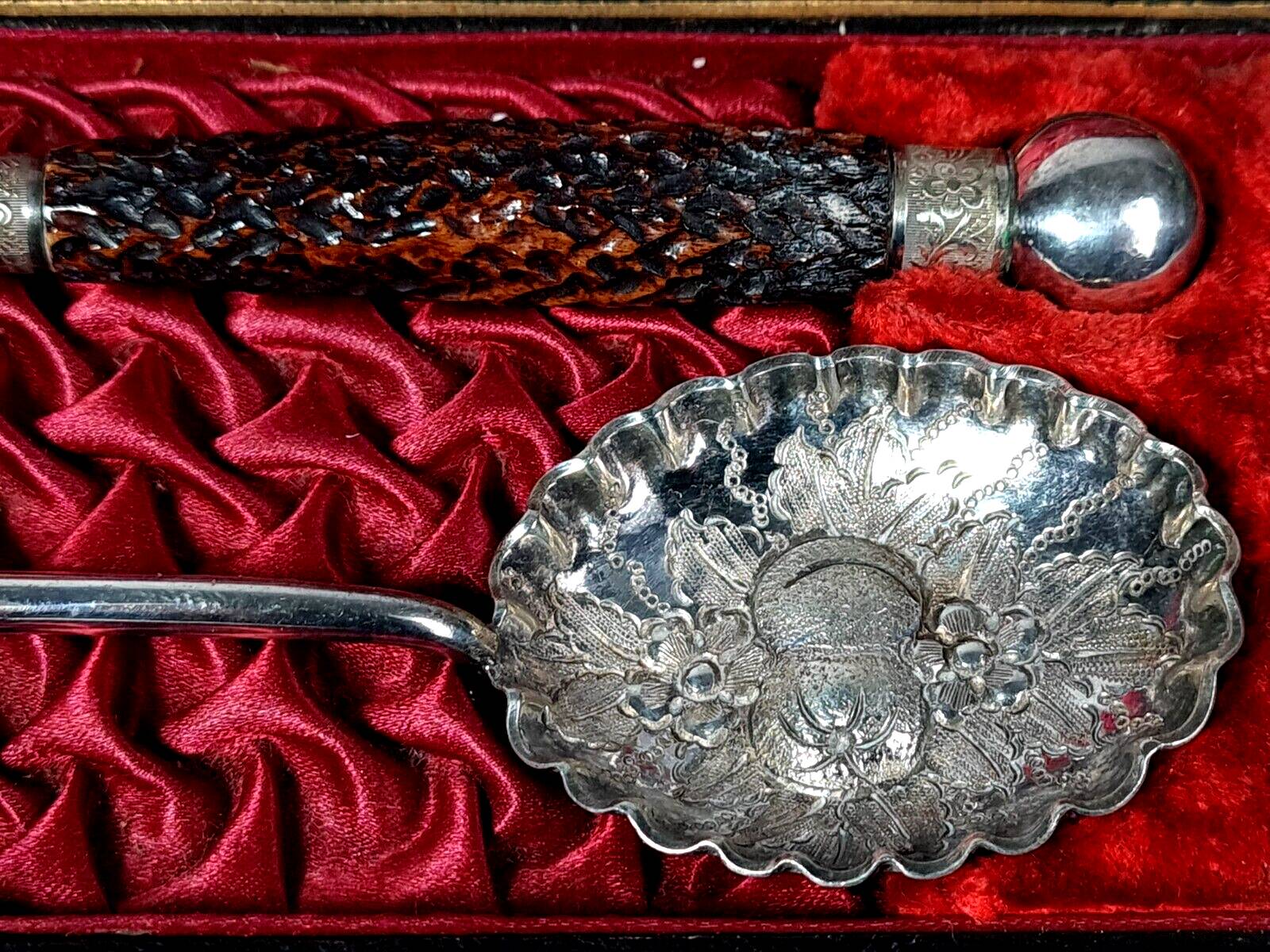 Antique English silver plated and wood dessert service cutlery B522