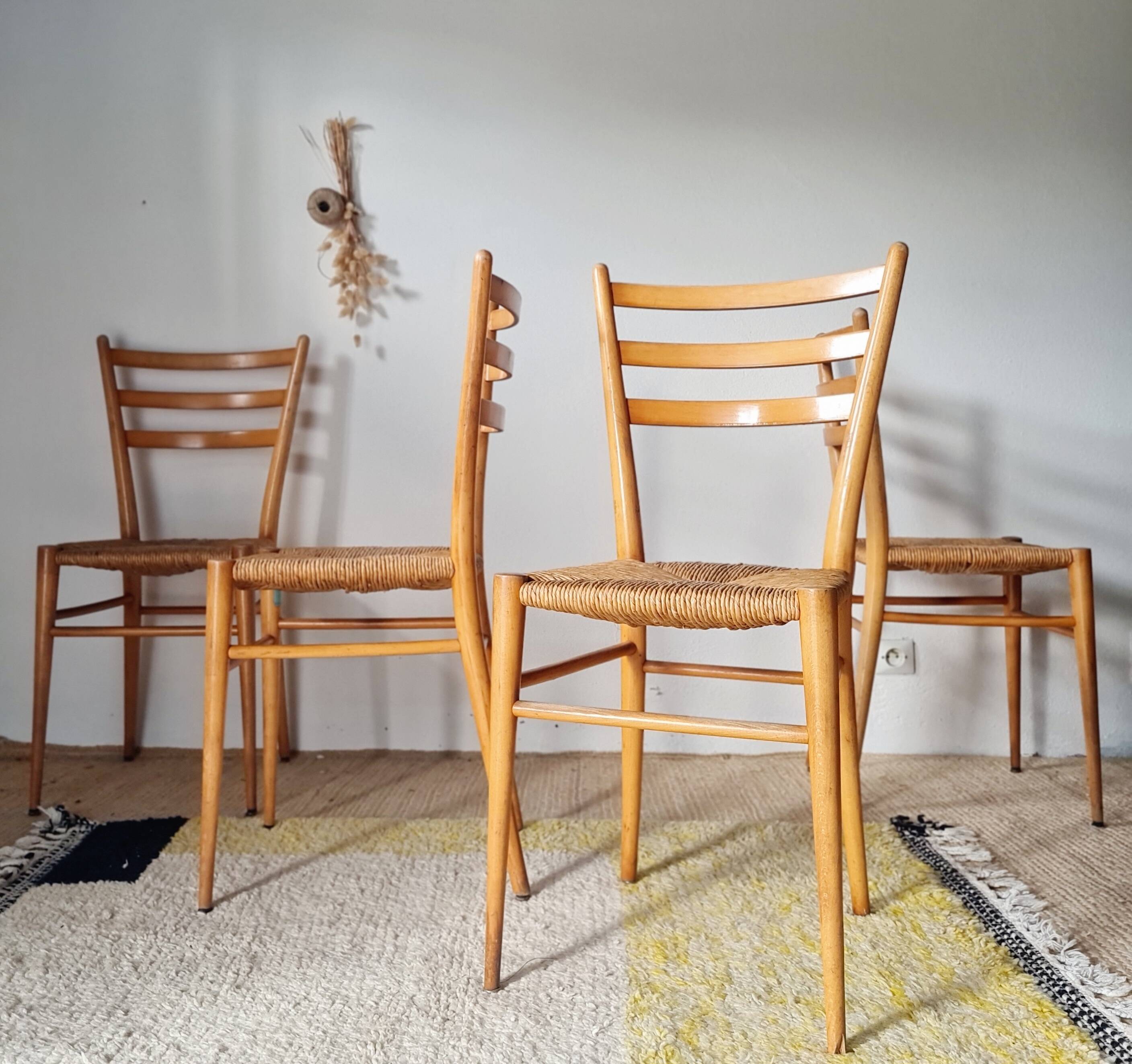 Set of 4 vintage Italian chairs in wood and straw.