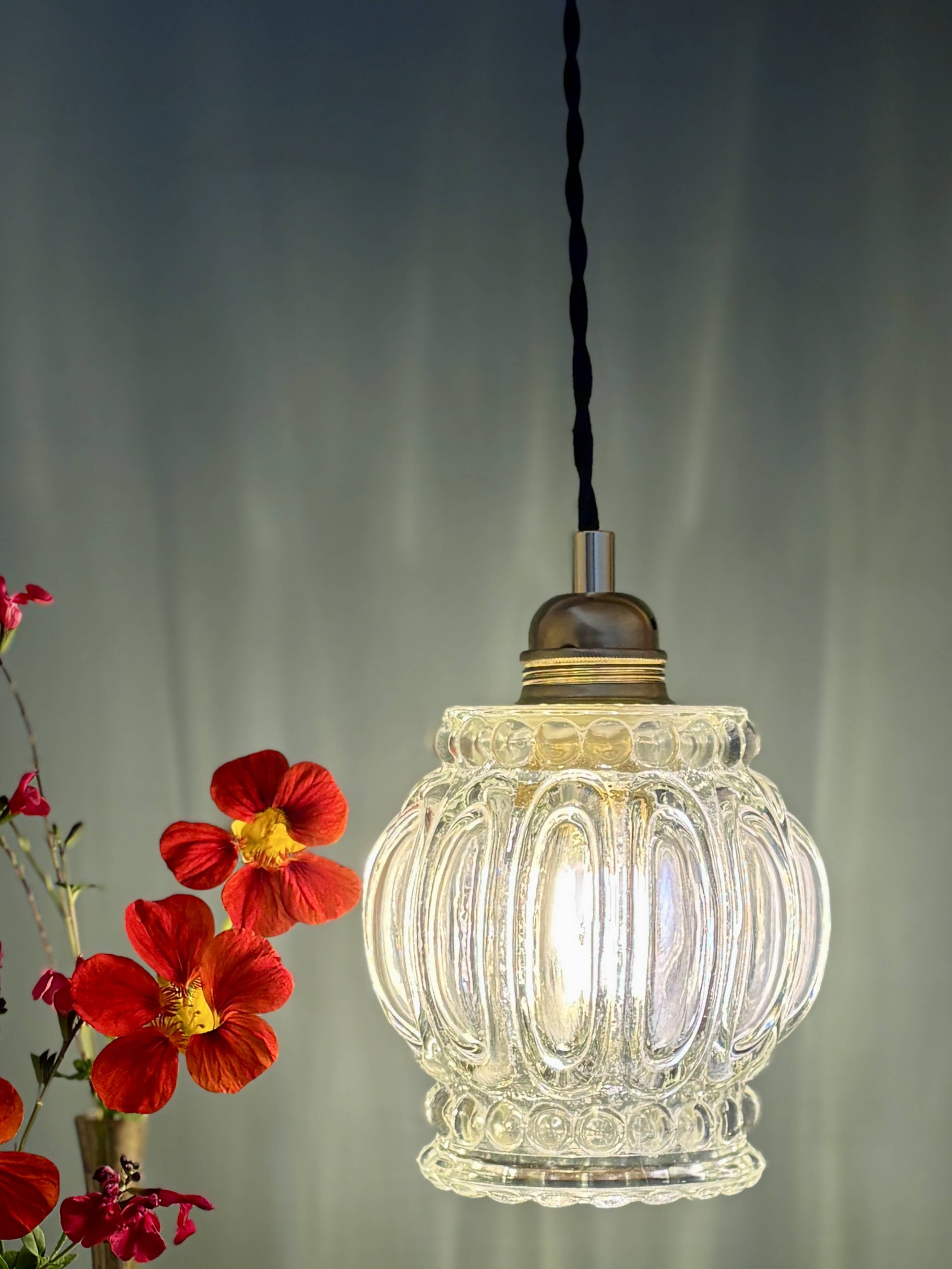 Suspension globe vintage en verre