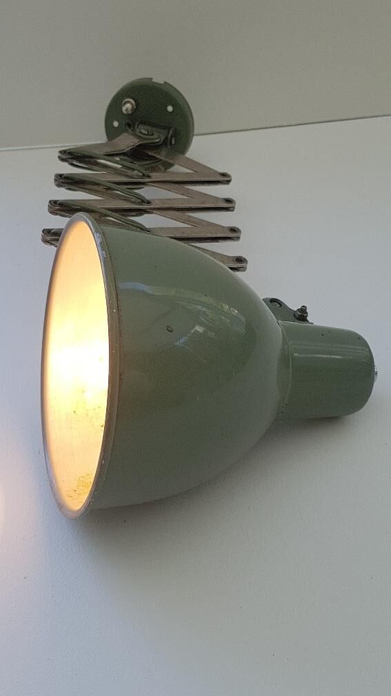 Workshop accordion applicator