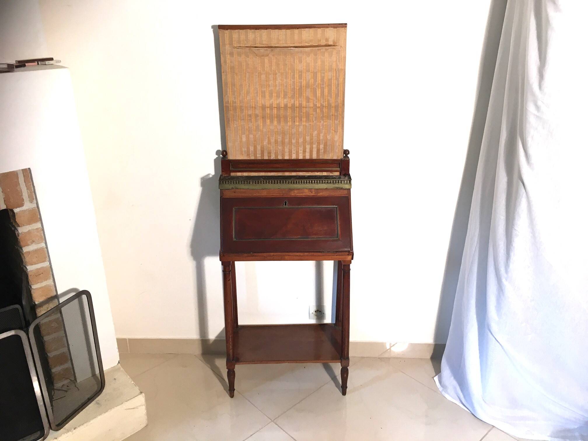 Very small 19th century sloping desk in mahogany and mahogany veneer