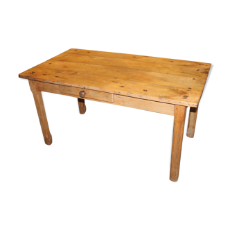 Farm table