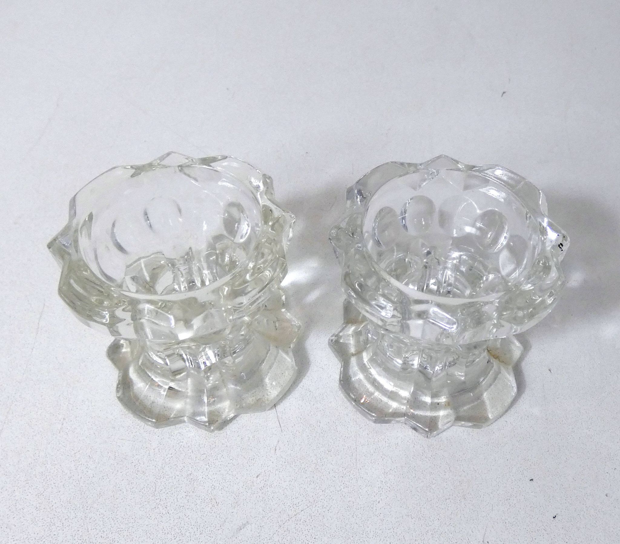 Paire de bougeoirs en verre vintage