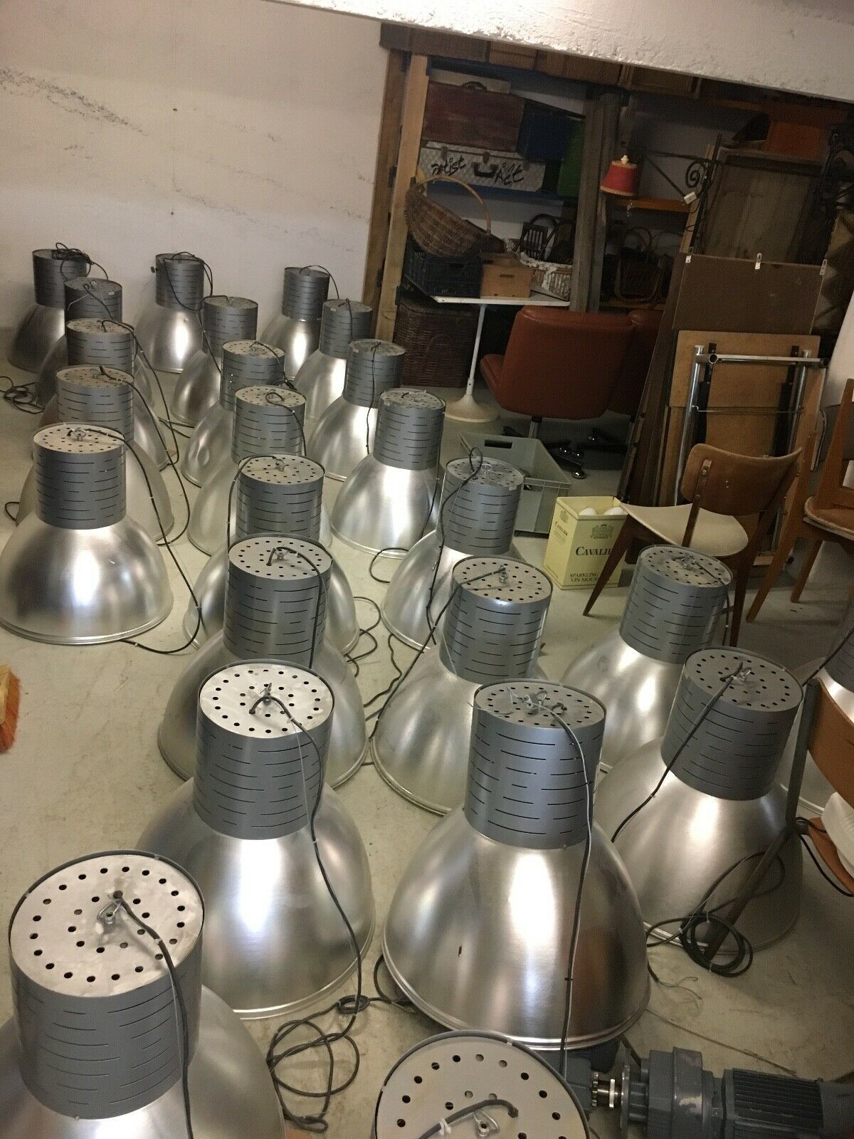 Suspension métal aluminium atelier usine